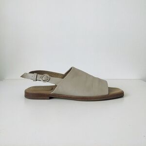 Commuter Sandal in Taupe